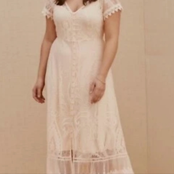 torrid Dresses & Skirts - Torrid Cream Lace Maxi Dress